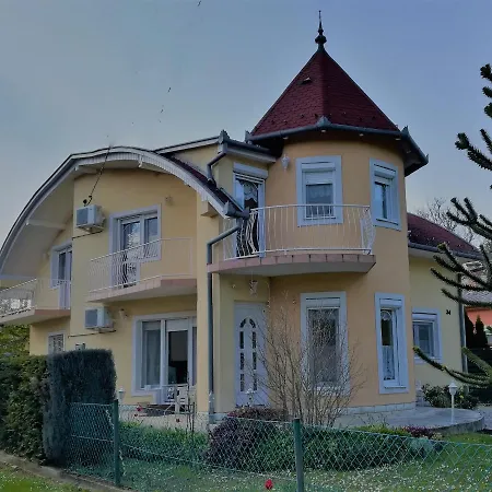 Mercedesz Ii. Apartment