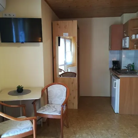 Mercedesz Ii. Apartment